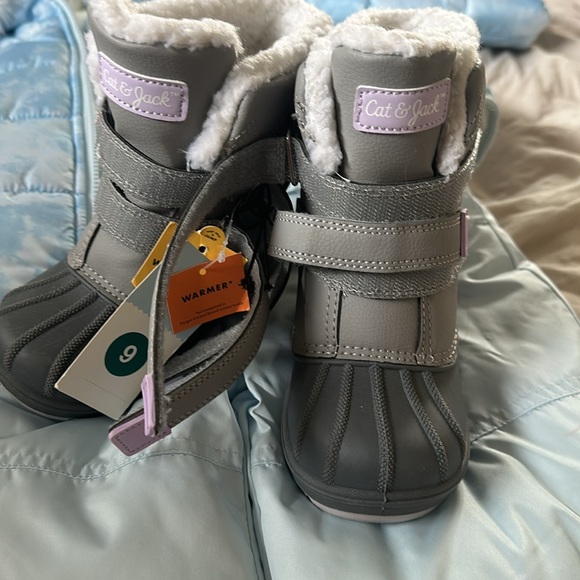 Brand new toddler snow suit - Picture 2 of 5